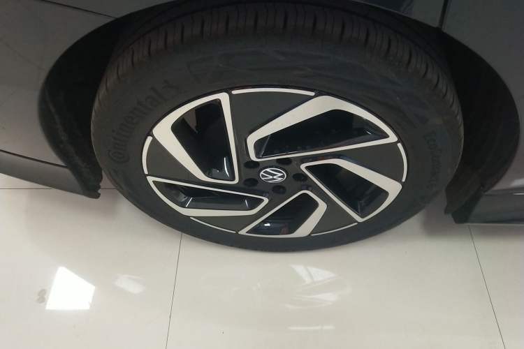 Used Volkswagen ID.7 VIZZION 2024 PRO Model Right Rear Wheel Hub