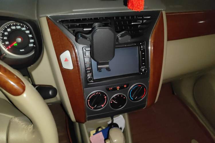 Used Venucia D50 2013 1.6L Automatic Fashion Edition
