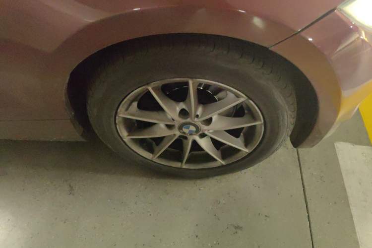 Used BMW 1 Series 2011 120i Convertible Coupe Right Front Wheel Hub