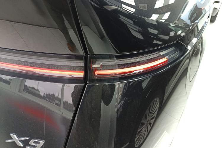 Used XPeng X9 2024 702 Ultra-Long Range Max