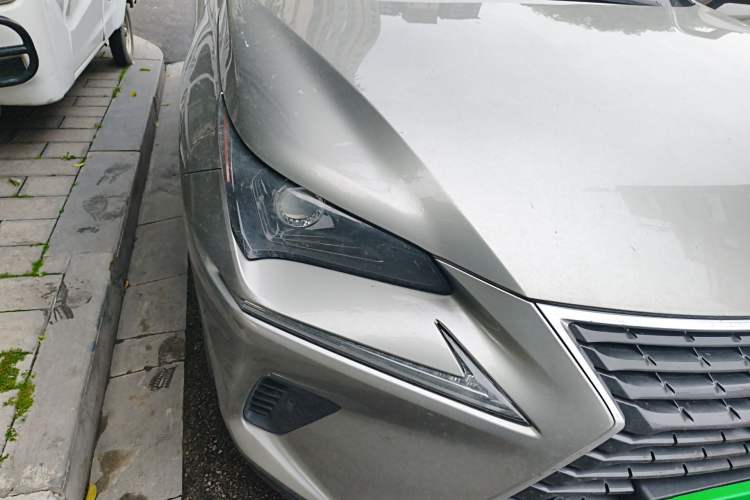 Used Lexus NX 2017 300 Front-Wheel-Drive Limited Edition Right Front Headlight