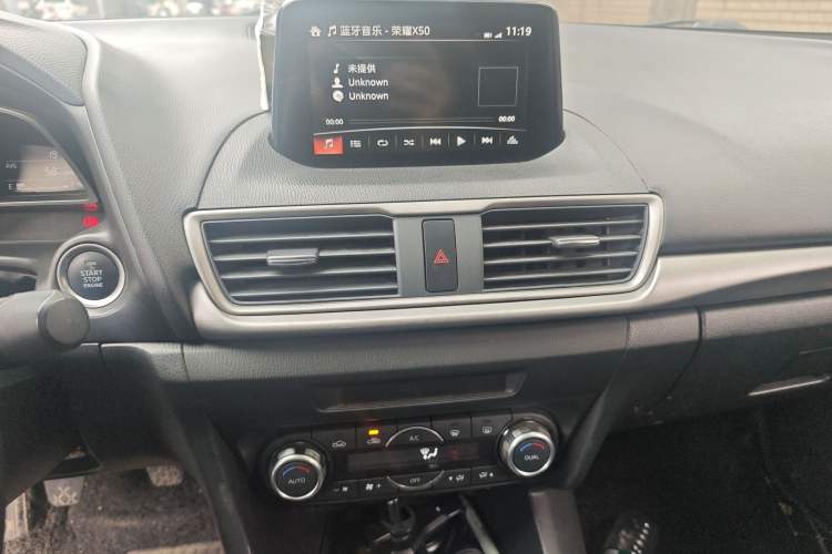 Used Mazda 3 Axela 2017 Sedan 1.5L Manual Luxury Model Emission Standard China V