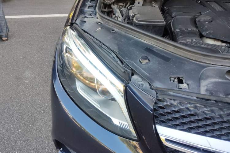 Used Mercedes-Benz GLE Coupe 2015 GLE 400 4MATIC Coupe SUV Right Front Headlight