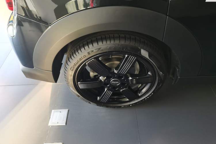 Used MINI MINI 2023 Updated 1.5T COOPER Artist Five-Door Edition
