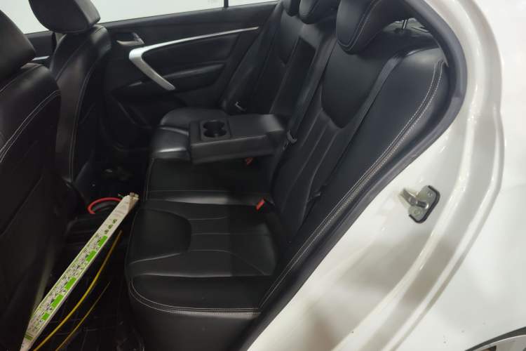 Used Geely Auto Emgrand 2016 Sedan 1.5L Manual Upward Edition Left Rear Seat