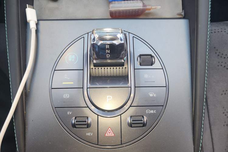 Used BYD Seal 06 New Energy 2024 DM-i 120KM Luxury Model Gear Lever