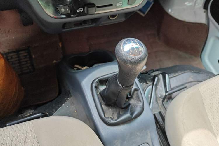 Used Jinbei Hiace X30 2023 1.5L Super-Enjoyment Van 2/5 Seats Non-Air-Conditioned Version SWC15M