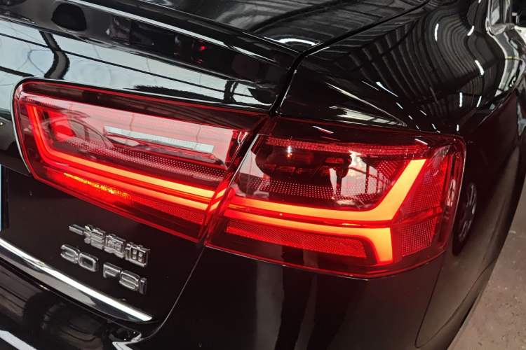 Used Audi A6L 2018 30th Anniversary Edition 30 FSI Style Model Right Rear Taillight