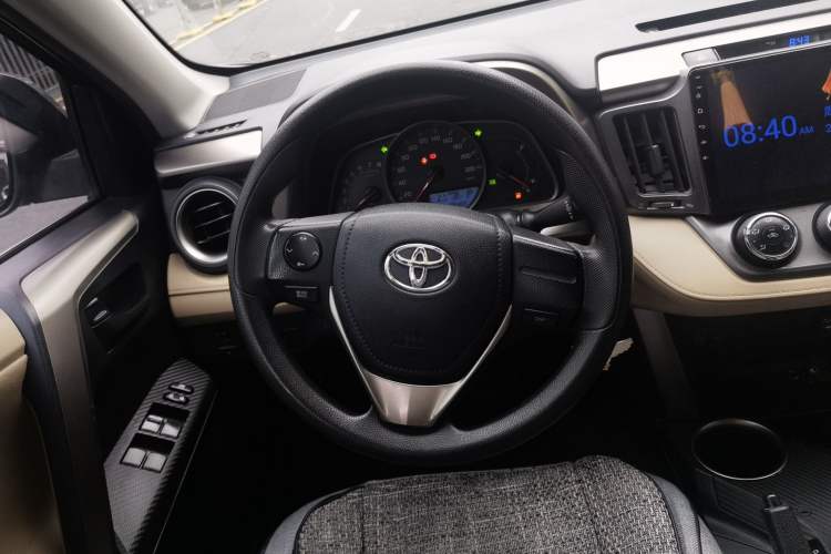 Used Toyota RAV4 2015 2.0L CVT Two-Wheel Drive Urban Edition
