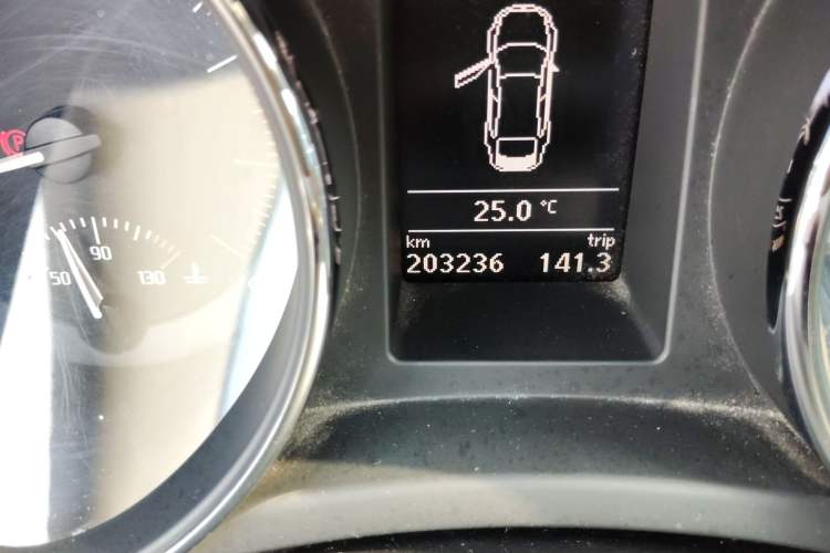 Used Skoda Superb 2013 1.8TSI Automatic MingShi Edition Odometer Close Up