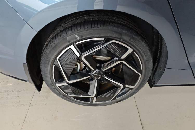 Used BYD Seal 2022 700 km Long-Range Rear-Wheel-Drive Version Exterior 2