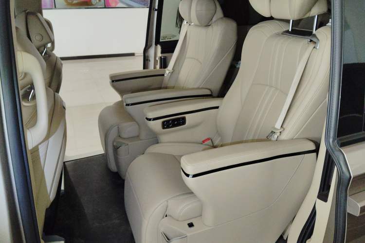 Used Buick GL8 2023 ES Lu Zun Deluxe Model