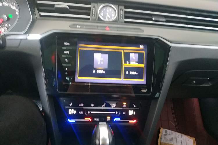 Used Volkswagen Magotan 2020 330TSI DSG Leading Model Audio And AC Panel