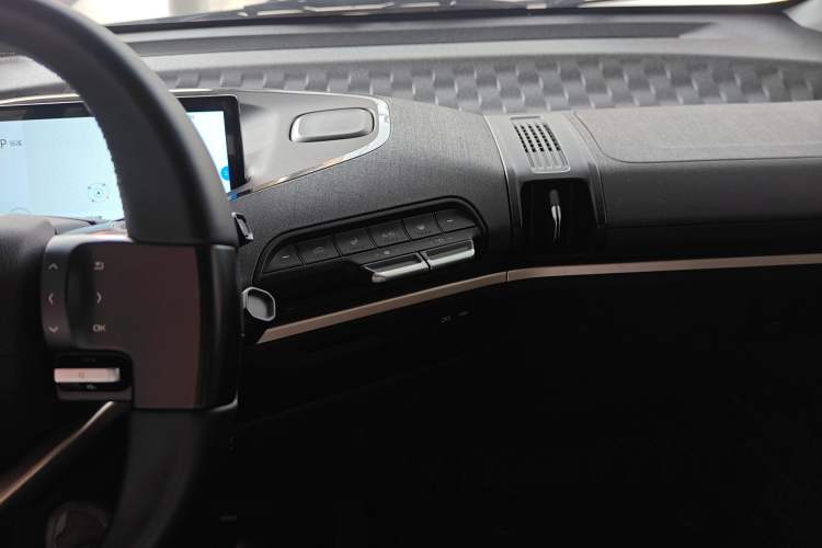 Used Baojun KiWi EV 2021 Designer Lithium Iron Phosphate
