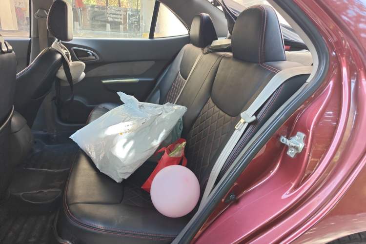 Used Baojun 630 2011 1.5L manual standard version