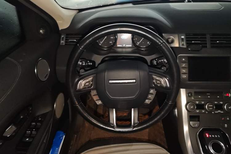 Used Land Rover Range Evoque 2016 2.0T SE PLUS Smart Enjoyment Edition Steering Wheel