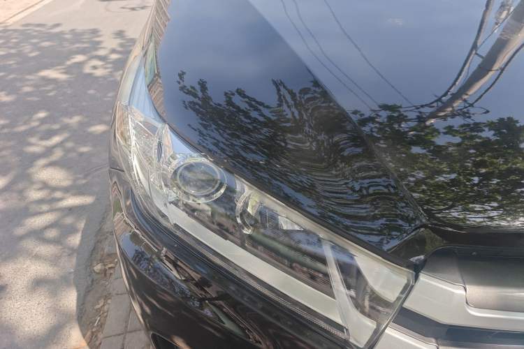 Used Toyota Highlander 2018 2.0T Four-Wheel Drive Luxury Edition 7 Seats China V Emission Standard Right Front Headlight