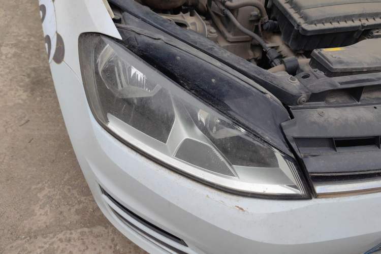 Used Volkswagen Golf 2014 1.6L Automatic Fashion Model Right Front Headlight