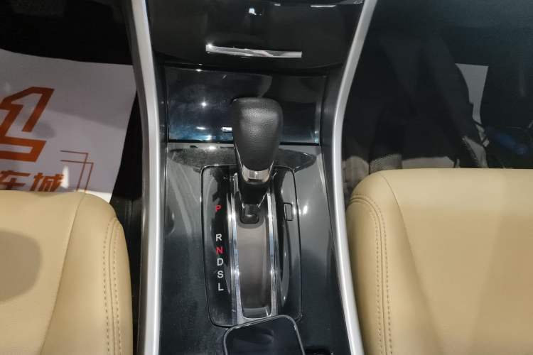 Used Honda Accord 2016 2.0L Comfort Edition Gear Lever