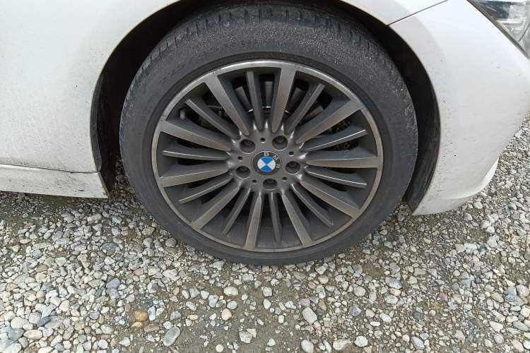 Used BMW 3 Series 2019 320Li Fashion Model Right Front Wheel Hub