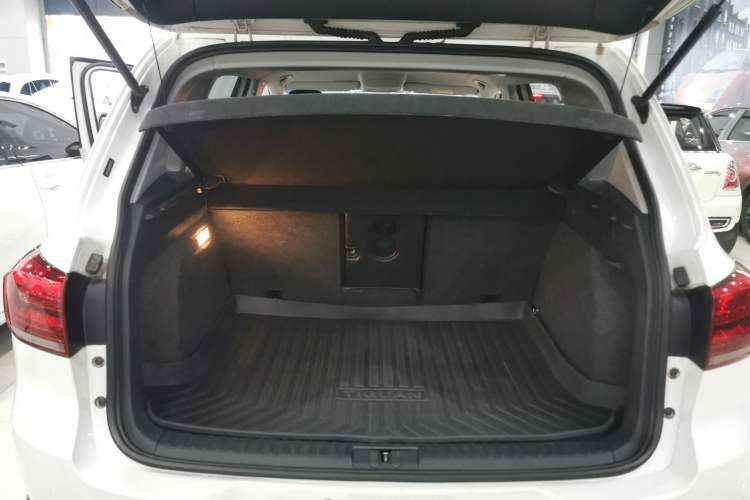 Used Volkswagen Tiguan L 2017 300TSI Automatic Two-Wheel Drive Silk Road Luxury Edition