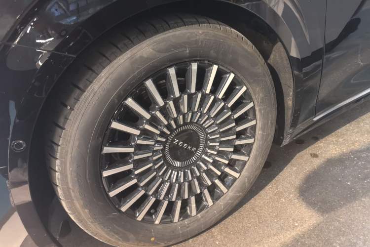 Used Zeekr 009 2024 7-Seater Walk-Through Version Four-Wheel Drive 108 kWh
