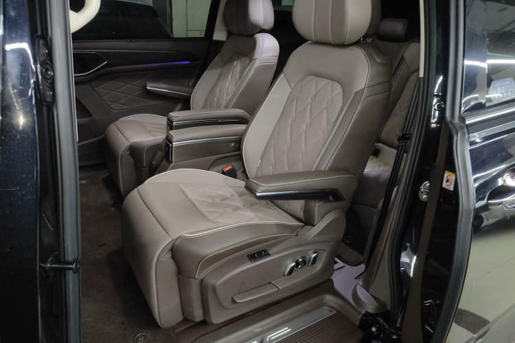 Used Volkswagen Viloran 2022 380TSI Flagship Edition