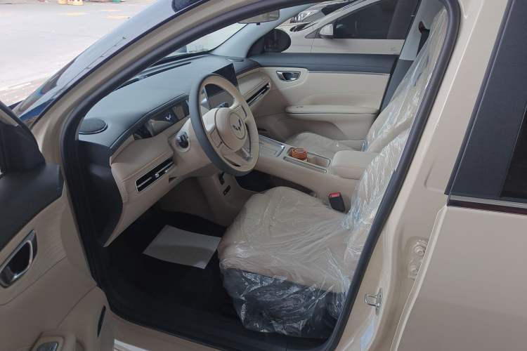 Used Wuling Bingo S 2025 Model 325km Deluxe Edition