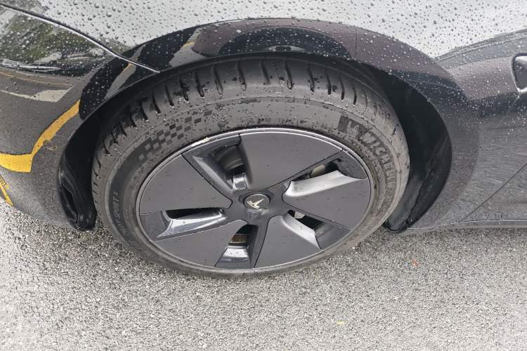 Used Tesla Model 3 2022 Rear-Wheel-Drive Version Left Front Wheel Hub