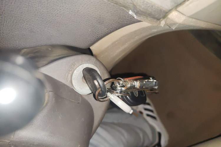 Used FAW Weizhi 2011 Sedan 1.5L Manual Elite Model