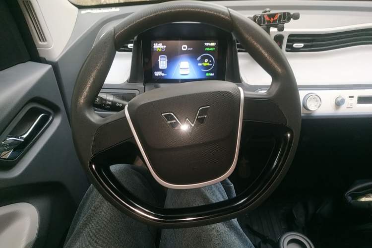 Used Wuling Hongguang MINIEV 2022 Macaron Premium Model – Lithium Iron Phosphate
