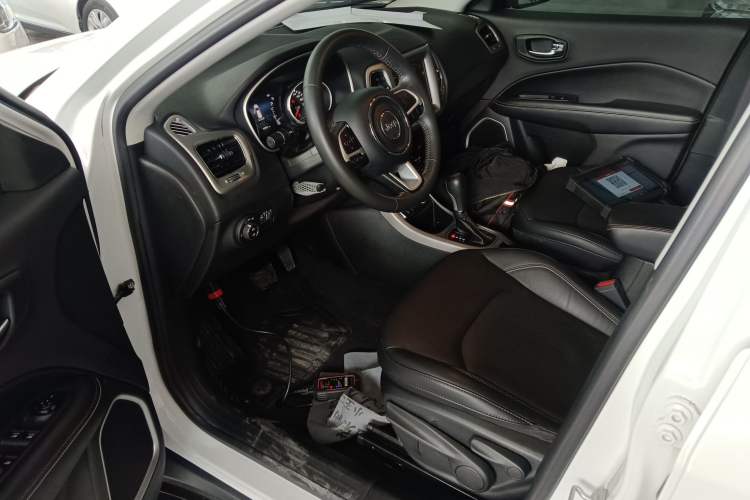 Used Jeep Compass 2017 200T Automatic Family Edition
