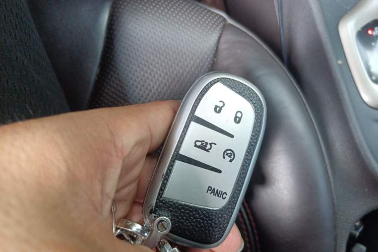 Used Jeep Cherokee 2014 3.2L High-Performance Version
