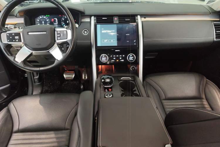 Used Land Rover Discovery 2021 360 PS R-Dynamic S Center Console