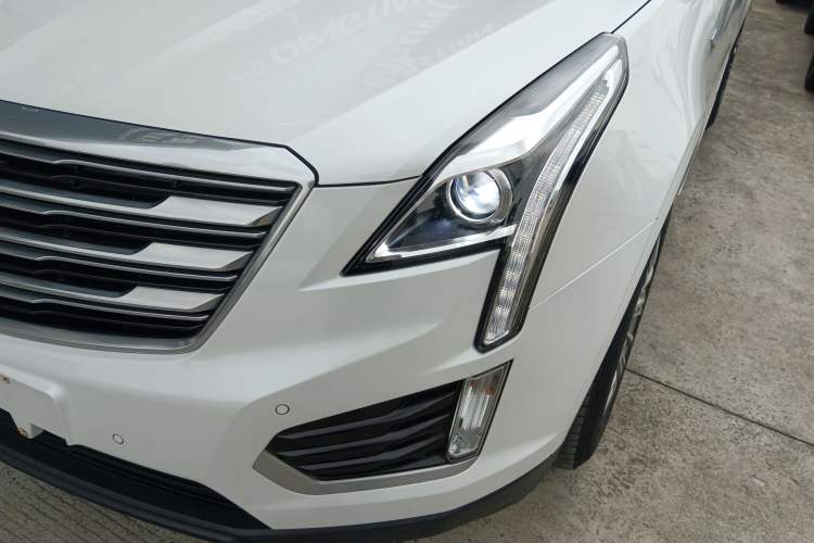 Used Cadillac XT5 2018 25T Luxury Model Left Front Headlight