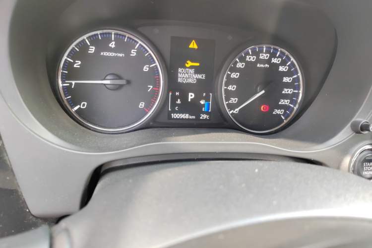 Used Mitsubishi Outlander 2019 2.0L Two-Wheel Drive Comfort Edition 5 Seats China VI Standard Odometer Close Up