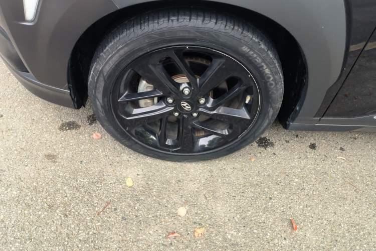 Used Hyundai ENCINO 2018 1.6T Dual-Clutch ZhiPao Edition China V Standard Left Front Wheel Hub