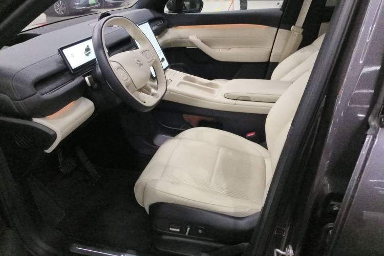 Used Nio ES6 2024 75 kWh Left Front Seat
