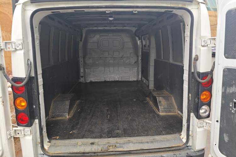 Used Farizon Xingxiang V 2023 V6E Zhonghang Lithium Battery 38.64kWh Value Edition
