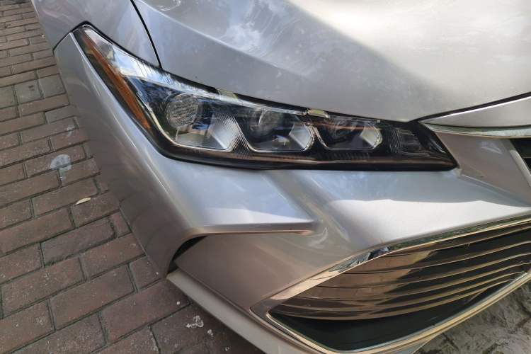 Used Toyota Avalon 2019 Dual-Engine 2.5L Luxury Edition China VI Standard