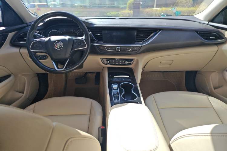 Used Buick Regal 2020 552T Elite Edition Center Console