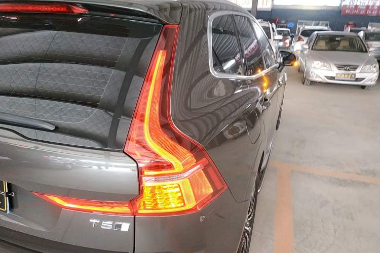 Used Volvo XC60 2021 T5 4x4 Smart Luxury Edition
