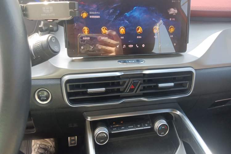 Used Geely Auto Coolray 2019 Sport Model 260T DCT Battle China V Standard Audio And AC Panel