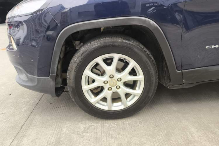 Used Jeep Cherokee 2017 2.0L Superior Edition