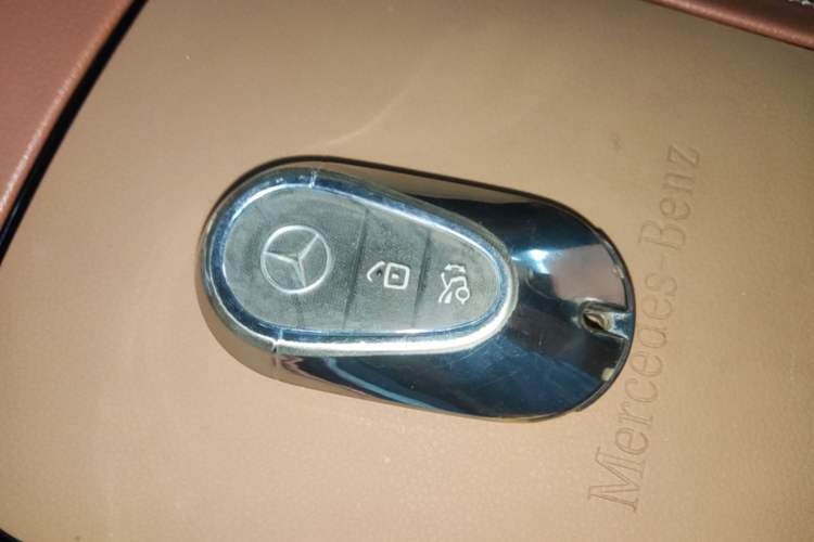 Used Mercedes-Benz GLC 2024 GLC 260 L 4MATIC Dynamic Edition 5-seater Vehicle Key