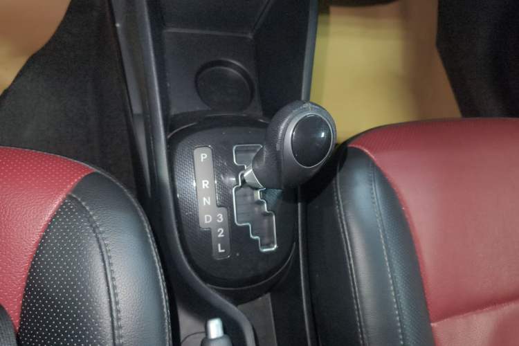 Used Kia K2 2015 Hatchback 1.4L AT GLS Cool Edition