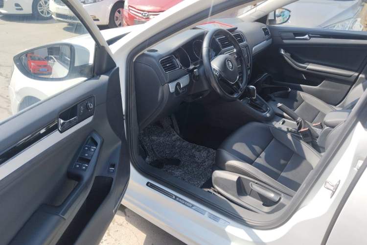 Used Volkswagen Sagitar 2017 1.6L Automatic Comfort Model