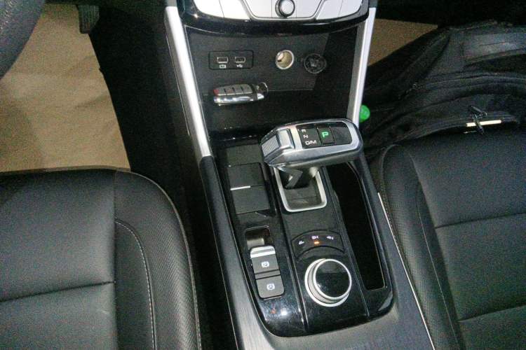 Used Great Wall Poer 2021 2.0T Commercial Version Automatic Diesel 4x4 Elite Long-Box GW4D20M Gear Lever