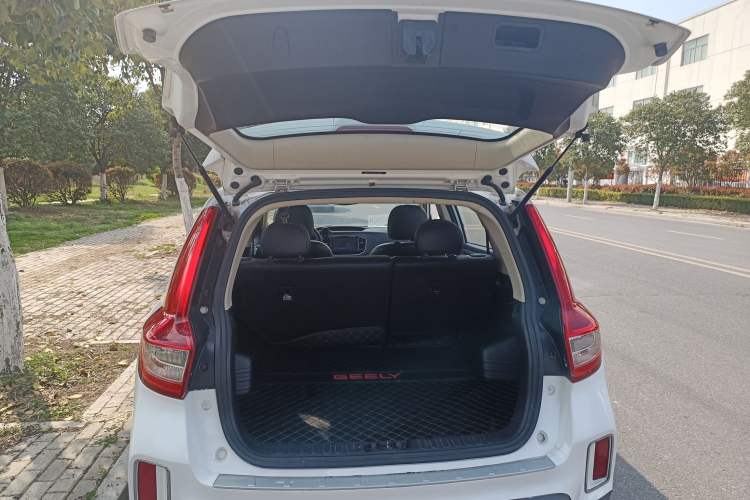 Used Geely Auto Vision X6 2016 1.8L Manual Luxury Model