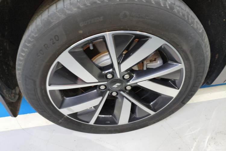 Used Li Auto L8 2023 Air model Right Rear Wheel Hub